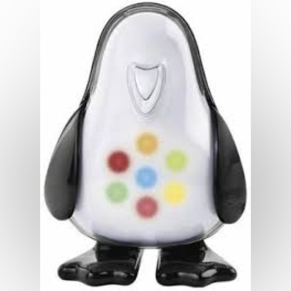 I-CY Interactive Electronic Penguin Speaker Music Light Up, Moves HASBRO 2006